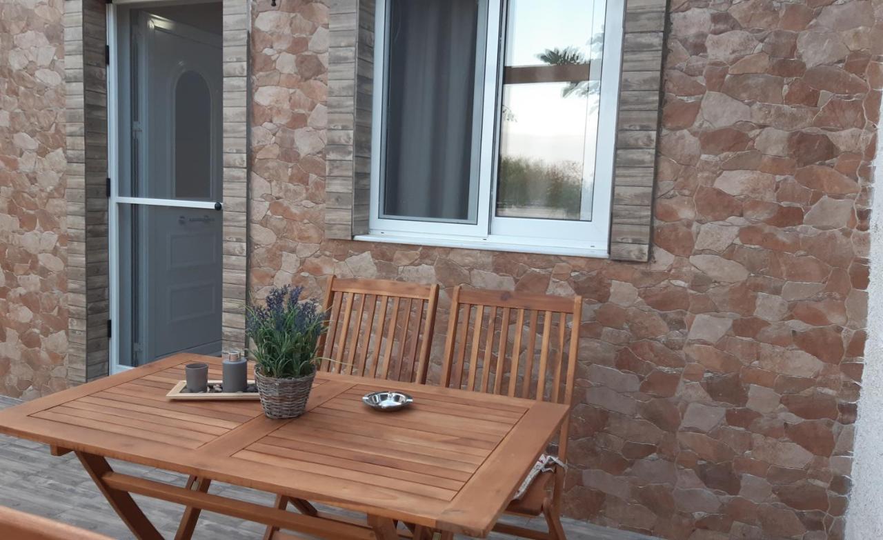 Room Near The Airport Pikérmion Δωμάτιο φωτογραφία