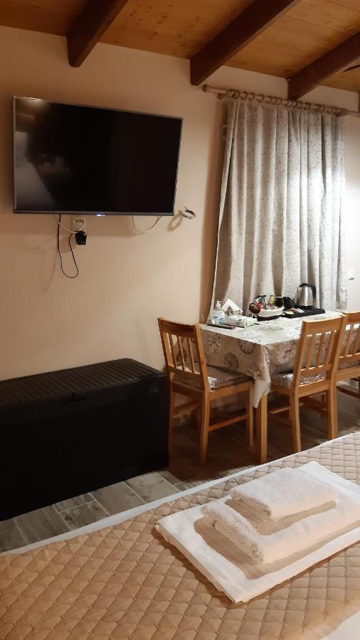 Room Near The Airport Pikérmion Δωμάτιο φωτογραφία