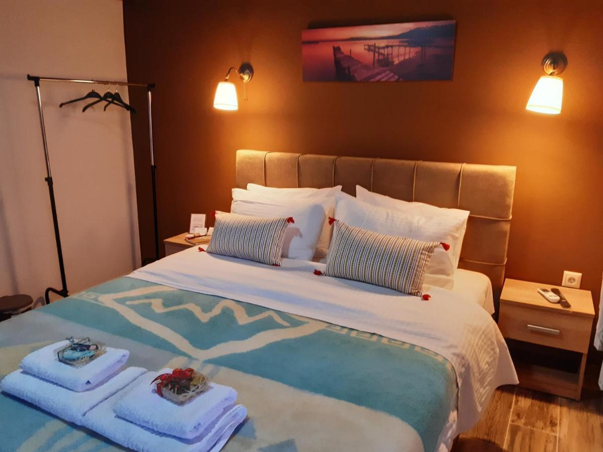Room Near The Airport Pikérmion Εξωτερικό φωτογραφία