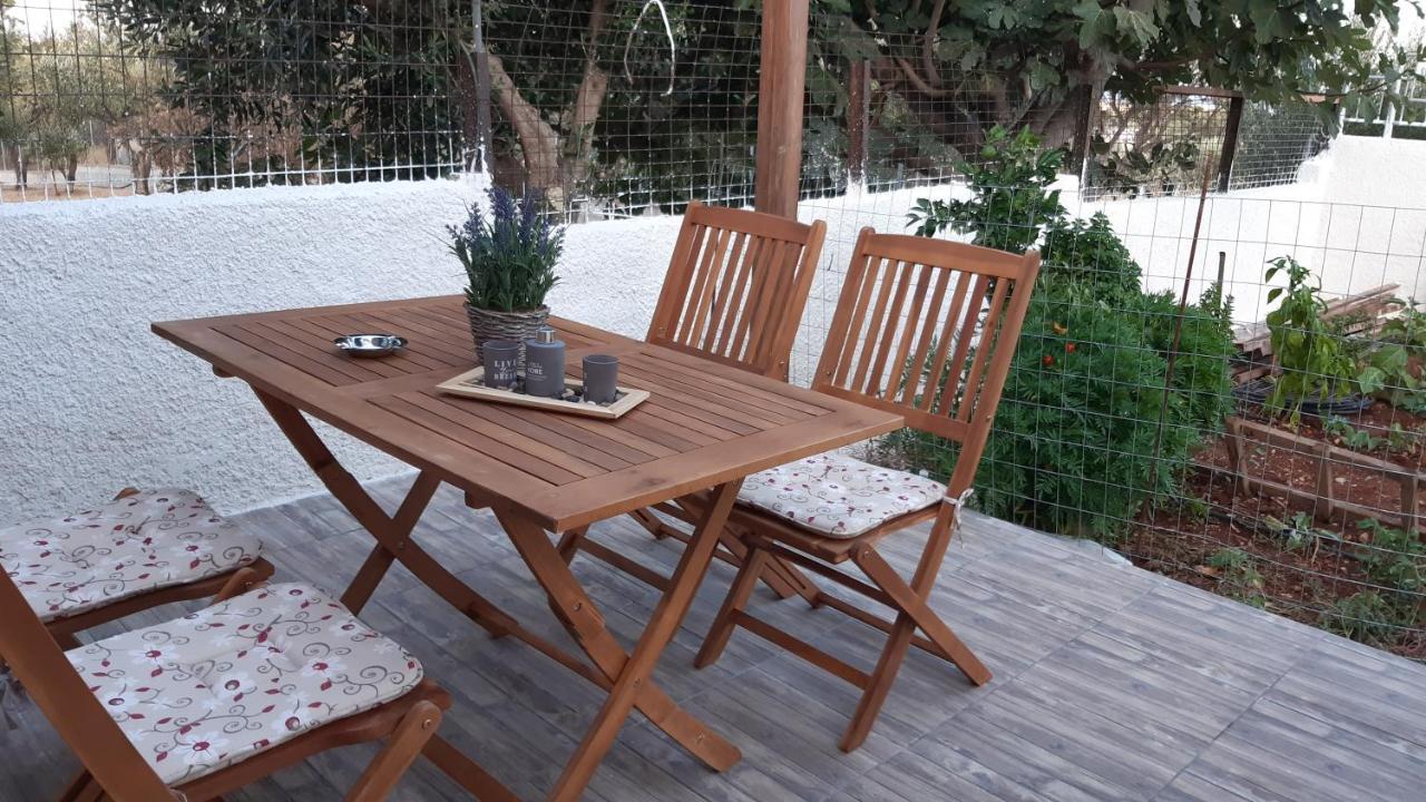 Room Near The Airport Pikérmion Εξωτερικό φωτογραφία