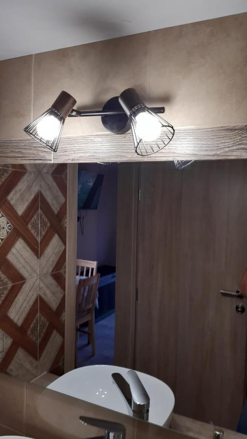 Room Near The Airport Pikérmion Εξωτερικό φωτογραφία